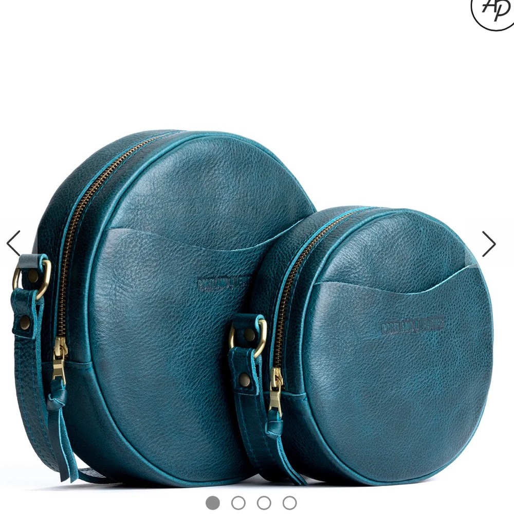Portland Leather Round Crossbody Small - Lagoon